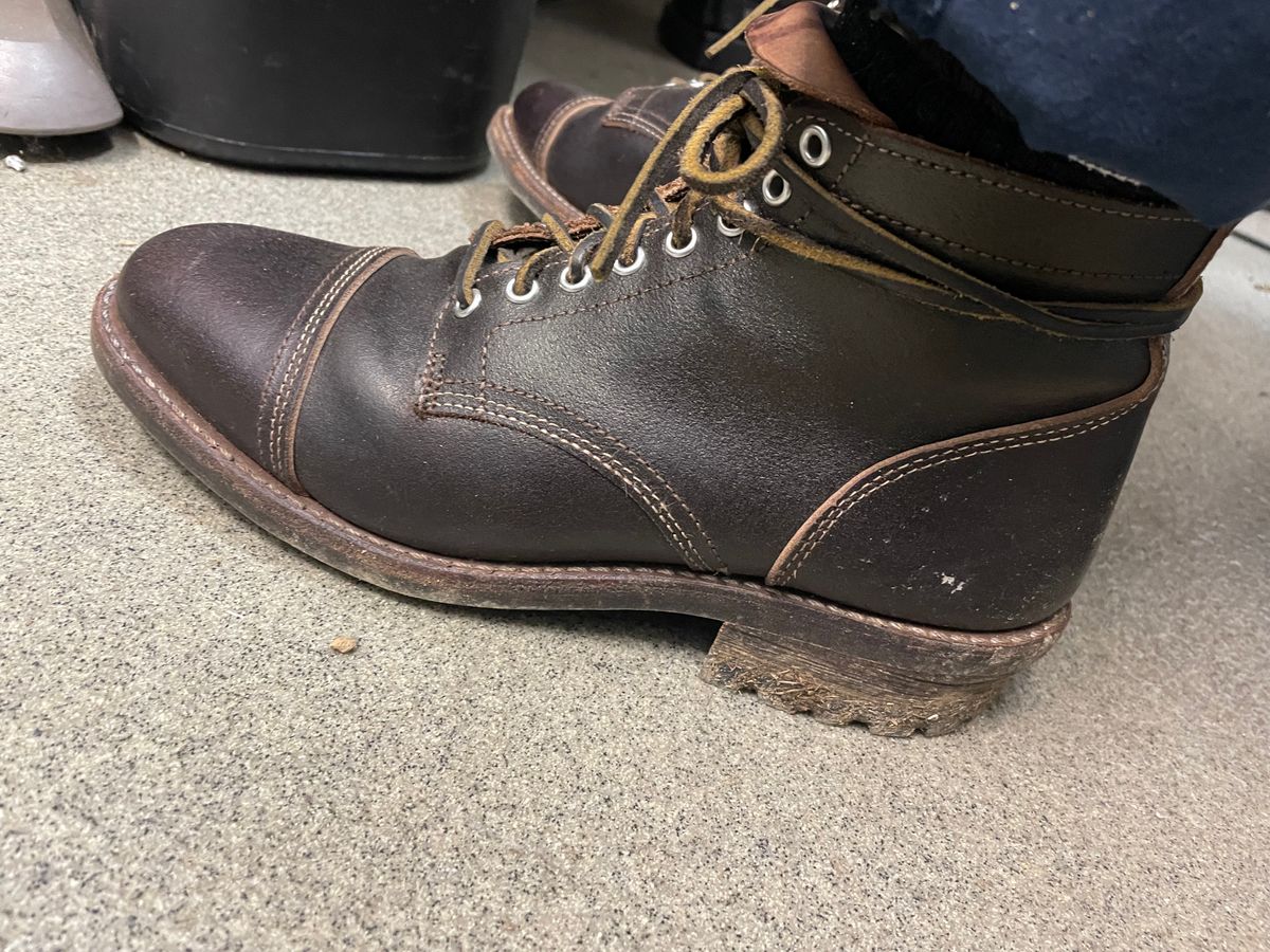 Photo by JGWTP on January 14, 2025 of the Thursday Vanguard in Horween Waxed Cacao.
