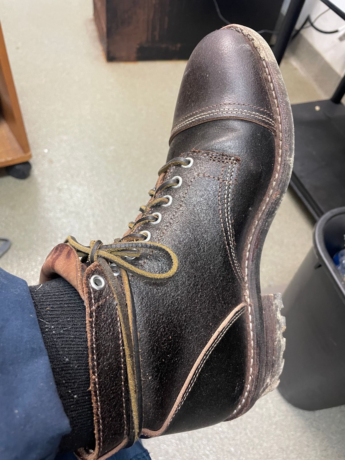 Photo by JGWTP on January 14, 2025 of the Thursday Vanguard in Horween Waxed Cacao.