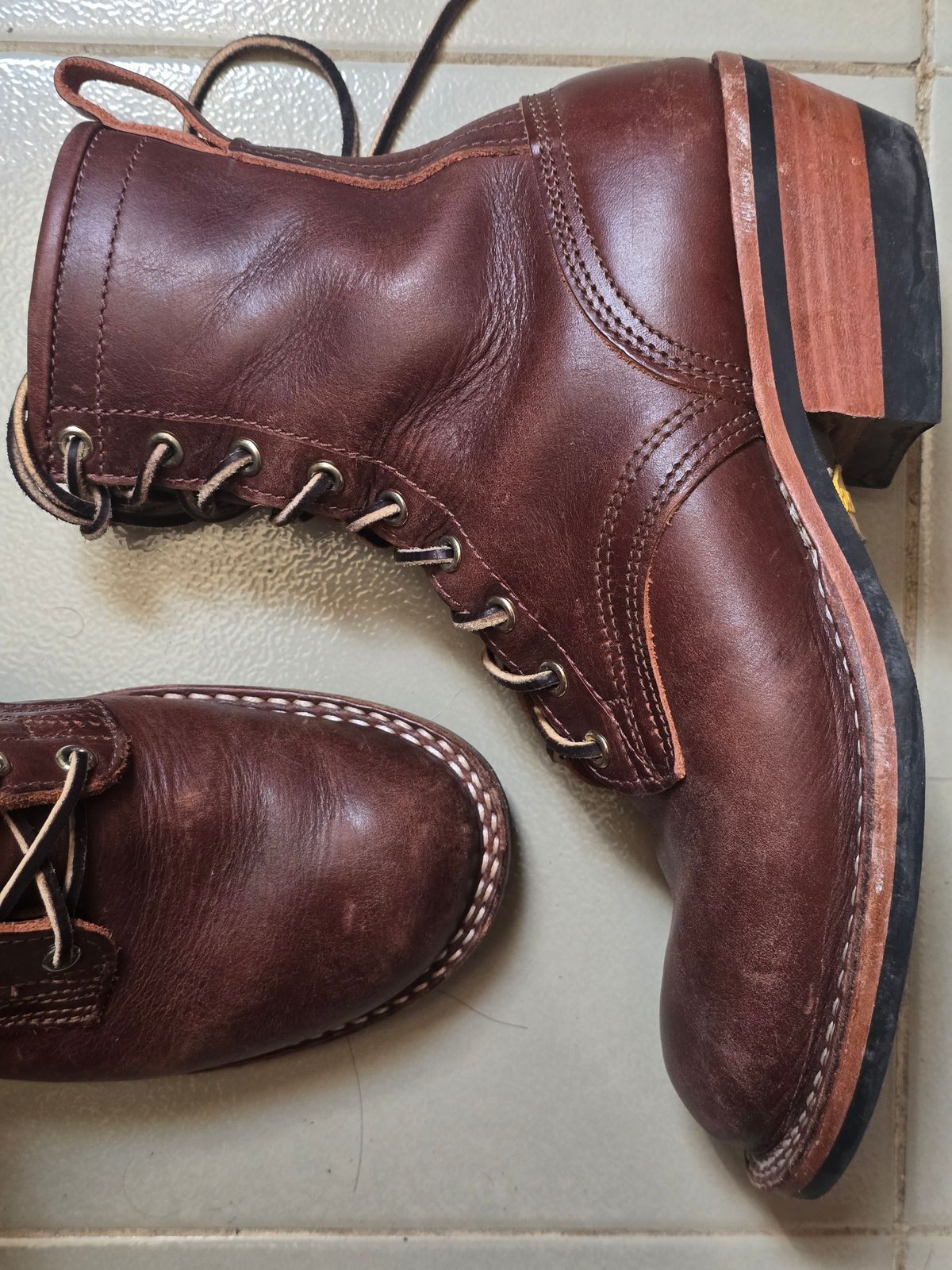 Photo by katzpowa on November 22, 2025 of the Nicks MTO in Horween Roanoke Timber.