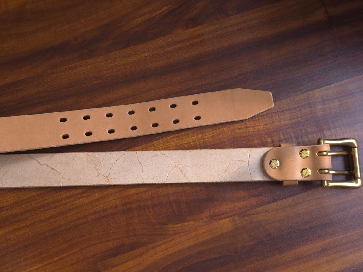 Photo by katzpowa on October 1, 2025 of the Carmine Jack Leather Thunderdome Natural Shipyard Belt in J&FJ Baker Natural Oak Bark Bridle.