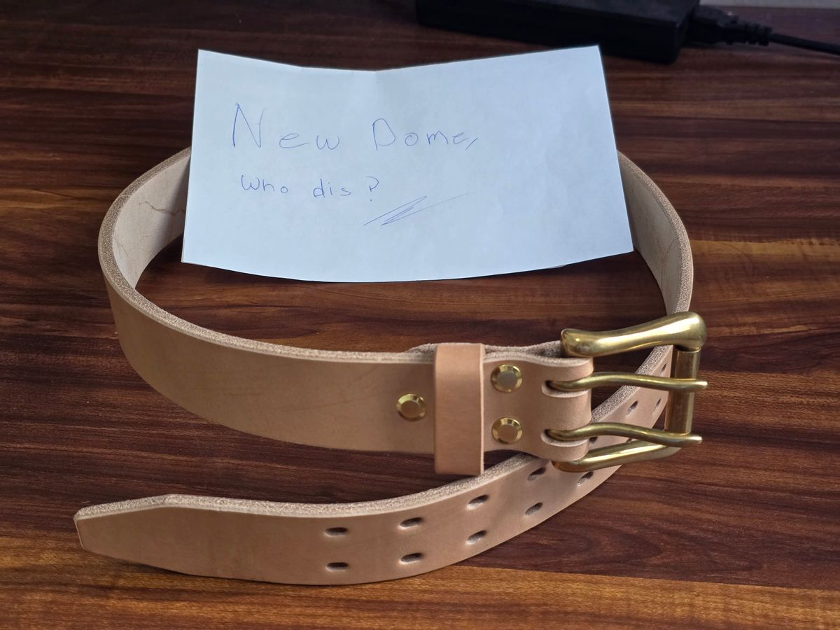 Photo by katzpowa on October 1, 2025 of the Carmine Jack Leather Thunderdome Natural Shipyard Belt in J&FJ Baker Natural Oak Bark Bridle.