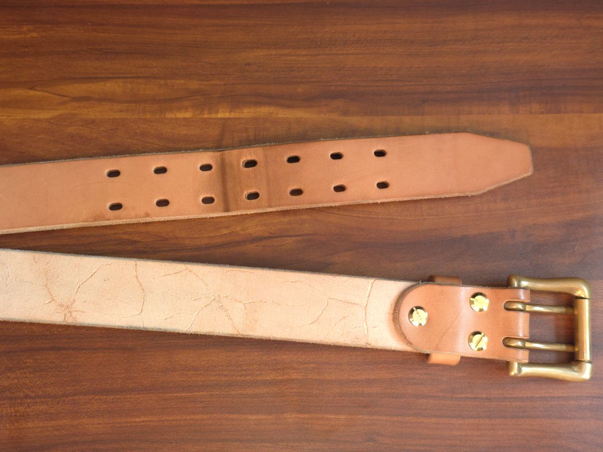 Photo by katzpowa on November 1, 2025 of the Carmine Jack Leather Thunderdome Natural Shipyard Belt in J&FJ Baker Natural Oak Bark Bridle.