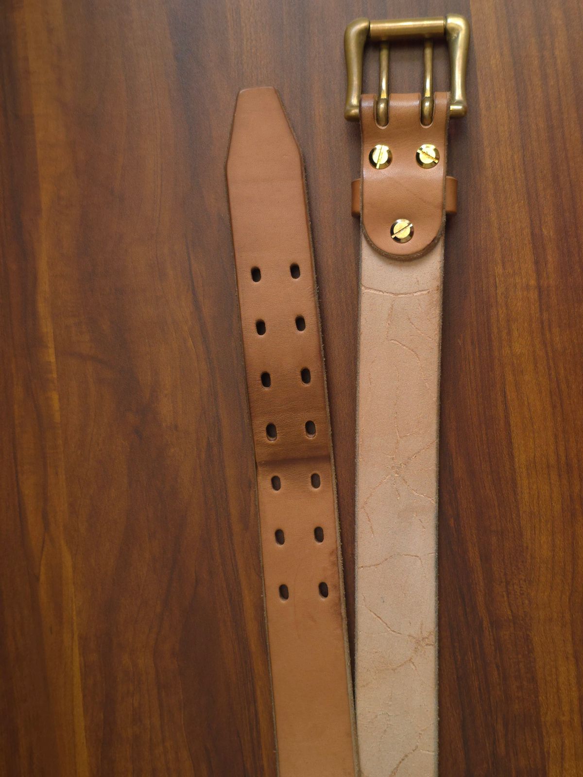 Photo by katzpowa on December 3, 2025 of the Carmine Jack Leather Thunderdome Natural Shipyard Belt in J&FJ Baker Natural Oak Bark Bridle.