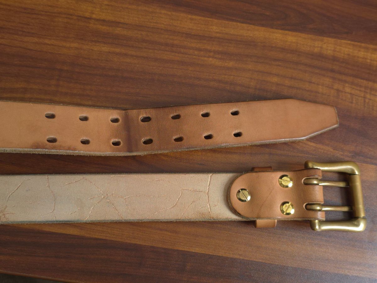 Photo by katzpowa on February 3, 2026 of the Carmine Jack Leather Thunderdome Natural Shipyard Belt in J&FJ Baker Natural Oak Bark Bridle.