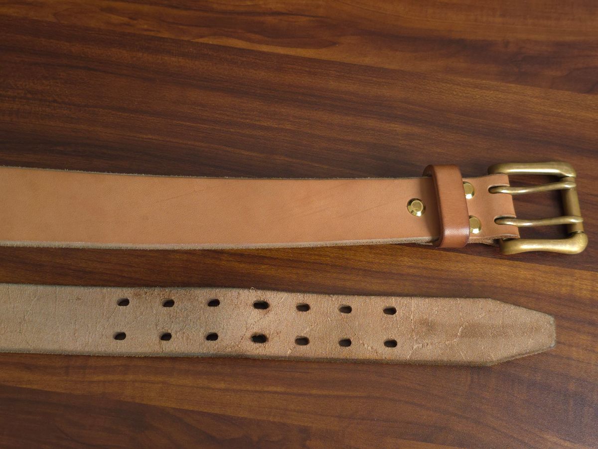 Photo by katzpowa on February 3, 2026 of the Carmine Jack Leather Thunderdome Natural Shipyard Belt in J&FJ Baker Natural Oak Bark Bridle.