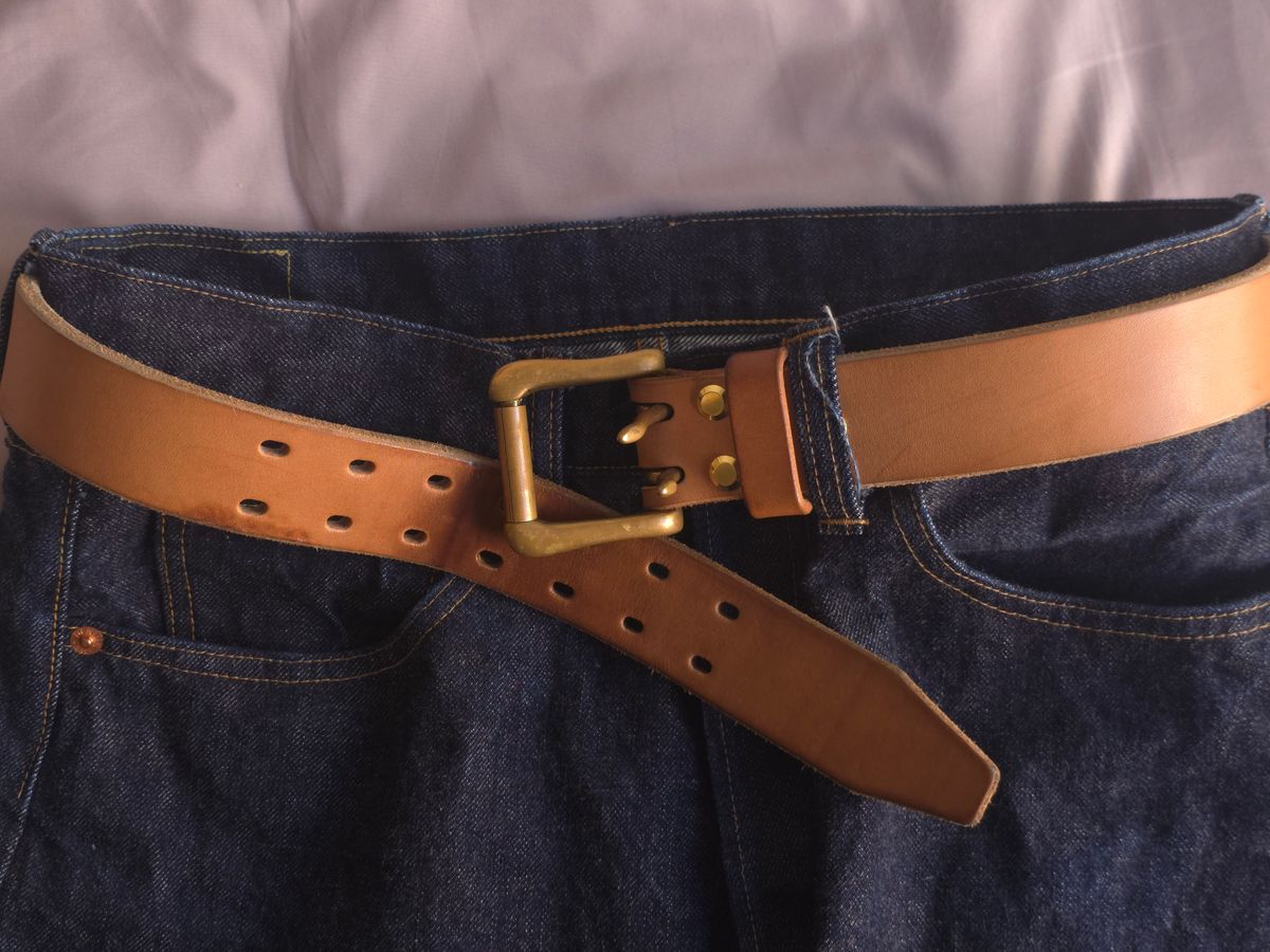 Photo by katzpowa on March 4, 2026 of the Carmine Jack Leather Thunderdome Natural Shipyard Belt in J&FJ Baker Natural Oak Bark Bridle.