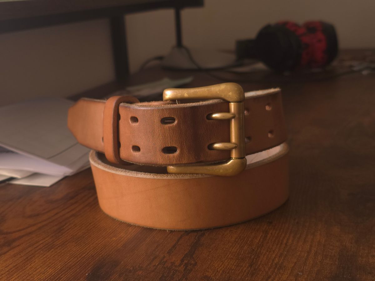 Photo by katzpowa on March 4, 2026 of the Carmine Jack Leather Thunderdome Natural Shipyard Belt in J&FJ Baker Natural Oak Bark Bridle.