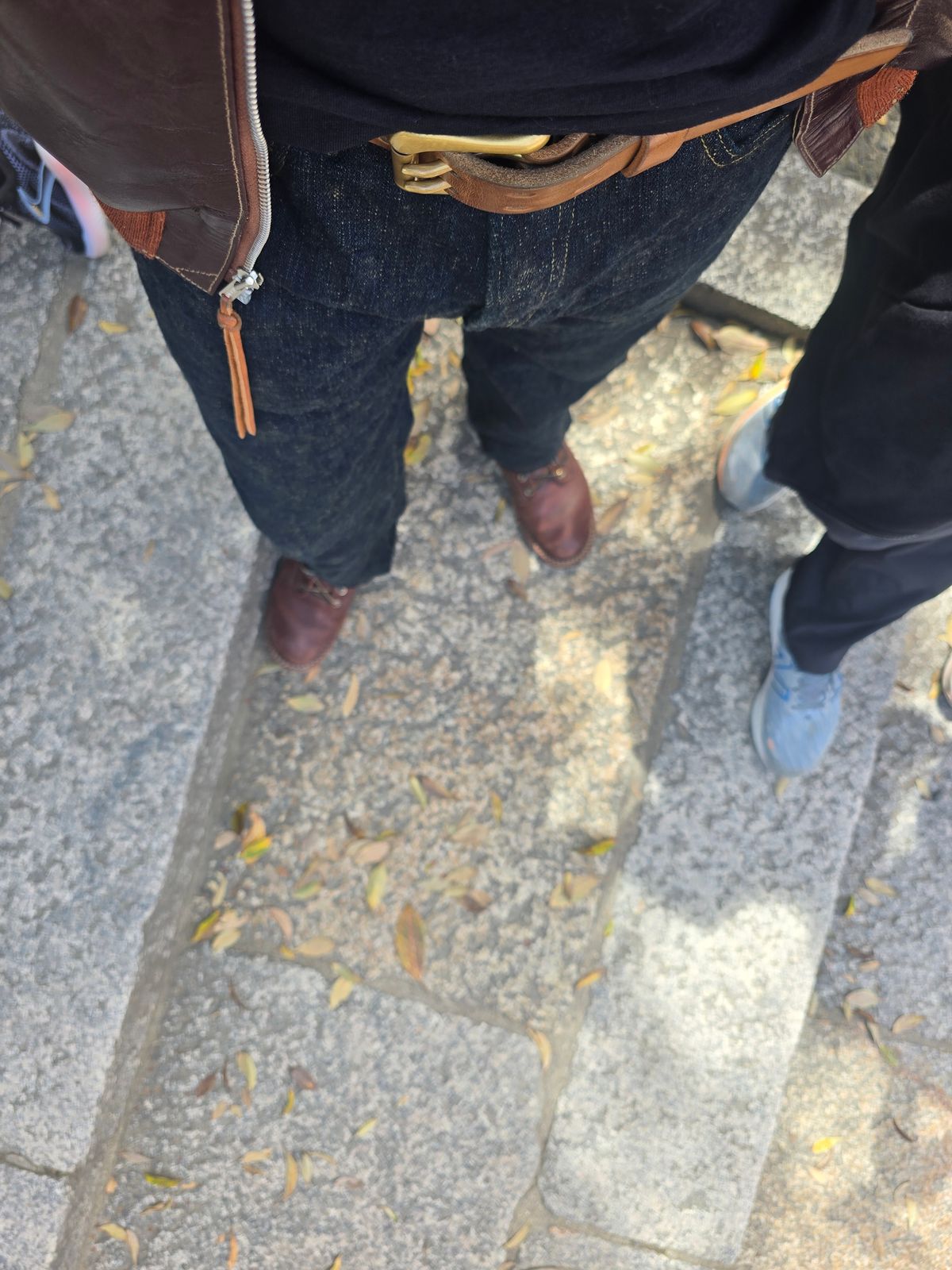 Photo by katzpowa on April 6, 2026 of the Carmine Jack Leather Thunderdome Natural Shipyard Belt in J&FJ Baker Natural Oak Bark Bridle.