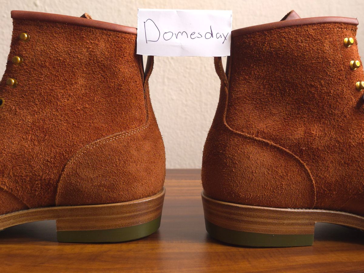 Photo by katzpowa on October 2, 2024 of the Iron Boots The Chosen One in S.B. Foot Dune Roughout Suede.