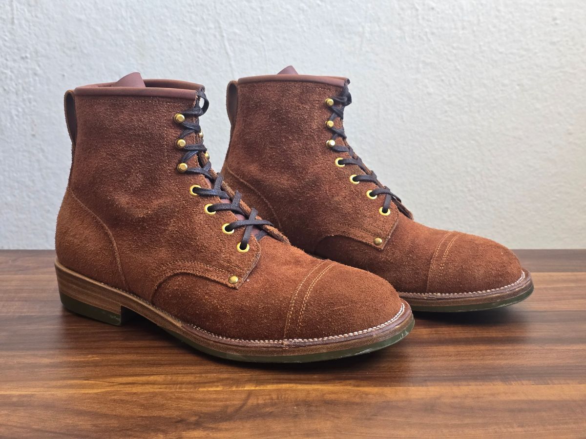 Photo by katzpowa on November 4, 2024 of the Iron Boots The Chosen One in S.B. Foot Dune Roughout Suede.