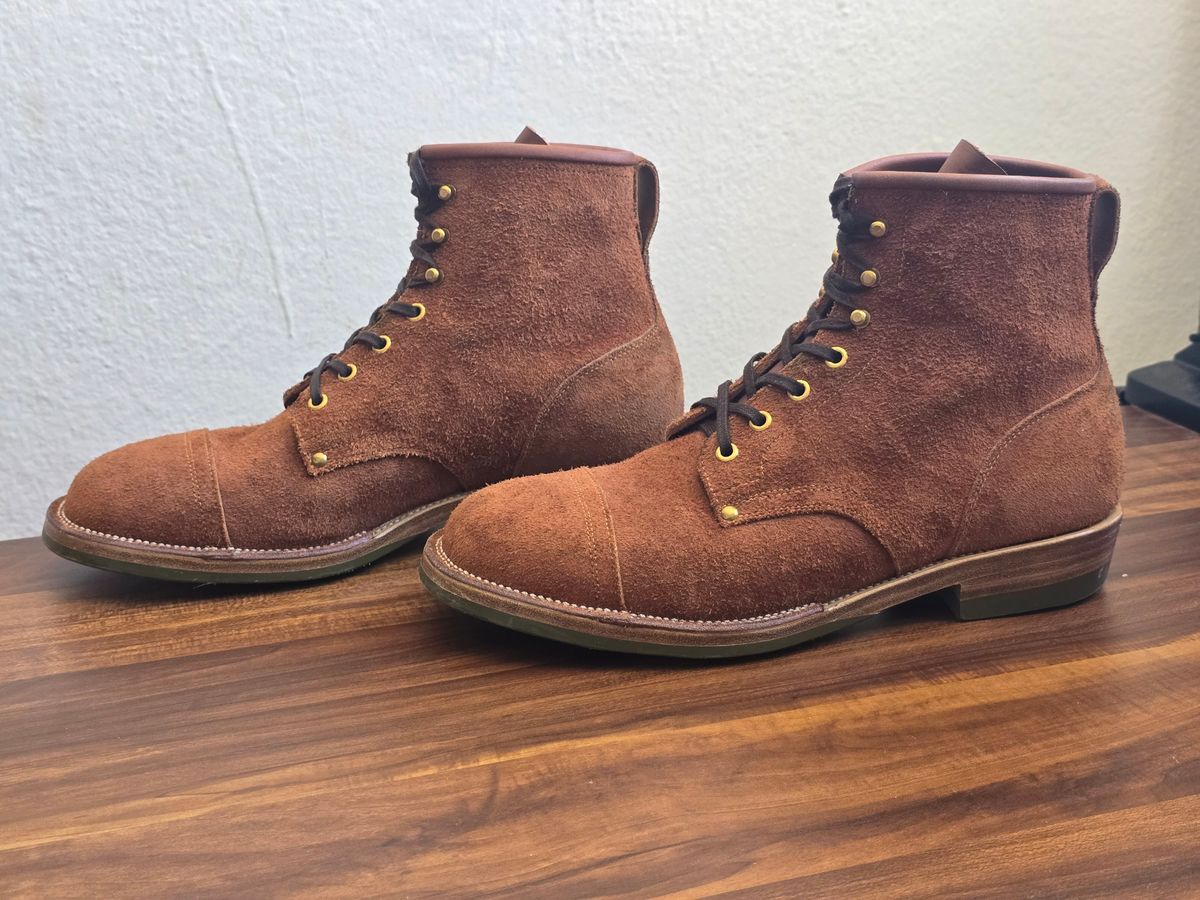 Photo by katzpowa on November 4, 2024 of the Iron Boots The Chosen One in S.B. Foot Dune Roughout Suede.
