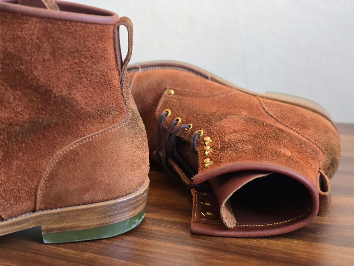 Photo by katzpowa on January 5, 2025 of the Iron Boots The Chosen One in S.B. Foot Dune Roughout Suede.