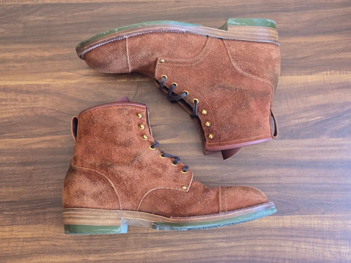 Photo by katzpowa on January 5, 2025 of the Iron Boots The Chosen One in S.B. Foot Dune Roughout Suede.