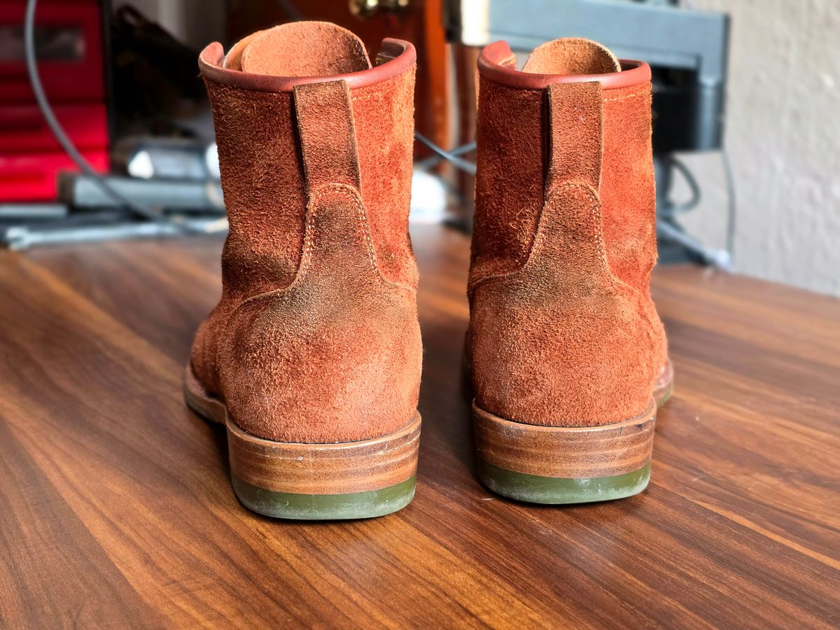 Photo by katzpowa on March 2, 2025 of the Iron Boots The Chosen One in S.B. Foot Dune Roughout Suede.