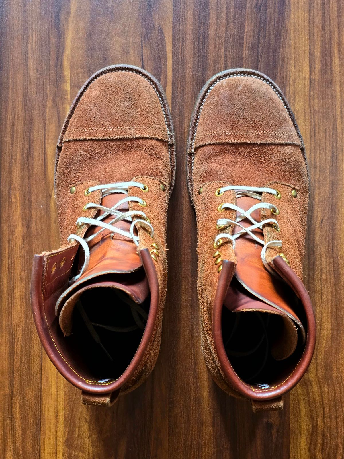 Photo by katzpowa on March 2, 2025 of the Iron Boots The Chosen One in S.B. Foot Dune Roughout Suede.