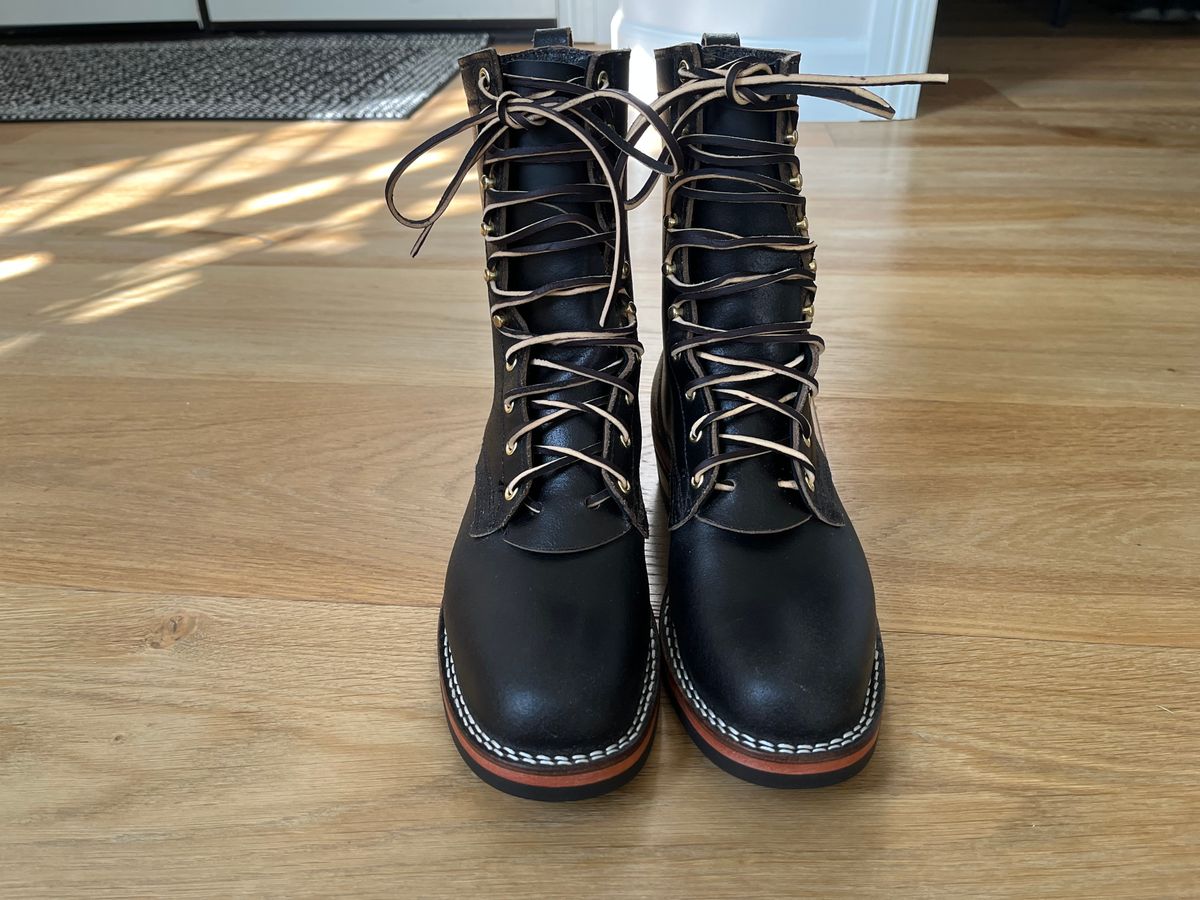 Photo by AnlgVsDgtl on June 7, 2025 of the Nicks MTO in Horween Black Waxed Flesh.