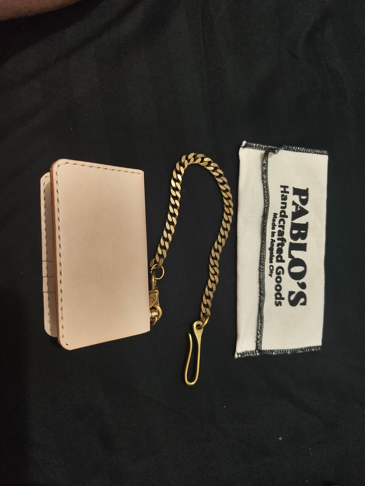 Photo by well.dan on May 21, 2026 of the Pabloshandcraftedgoods Hand-stitched Mid Wallet in Natural Vegetable Tan Leather.