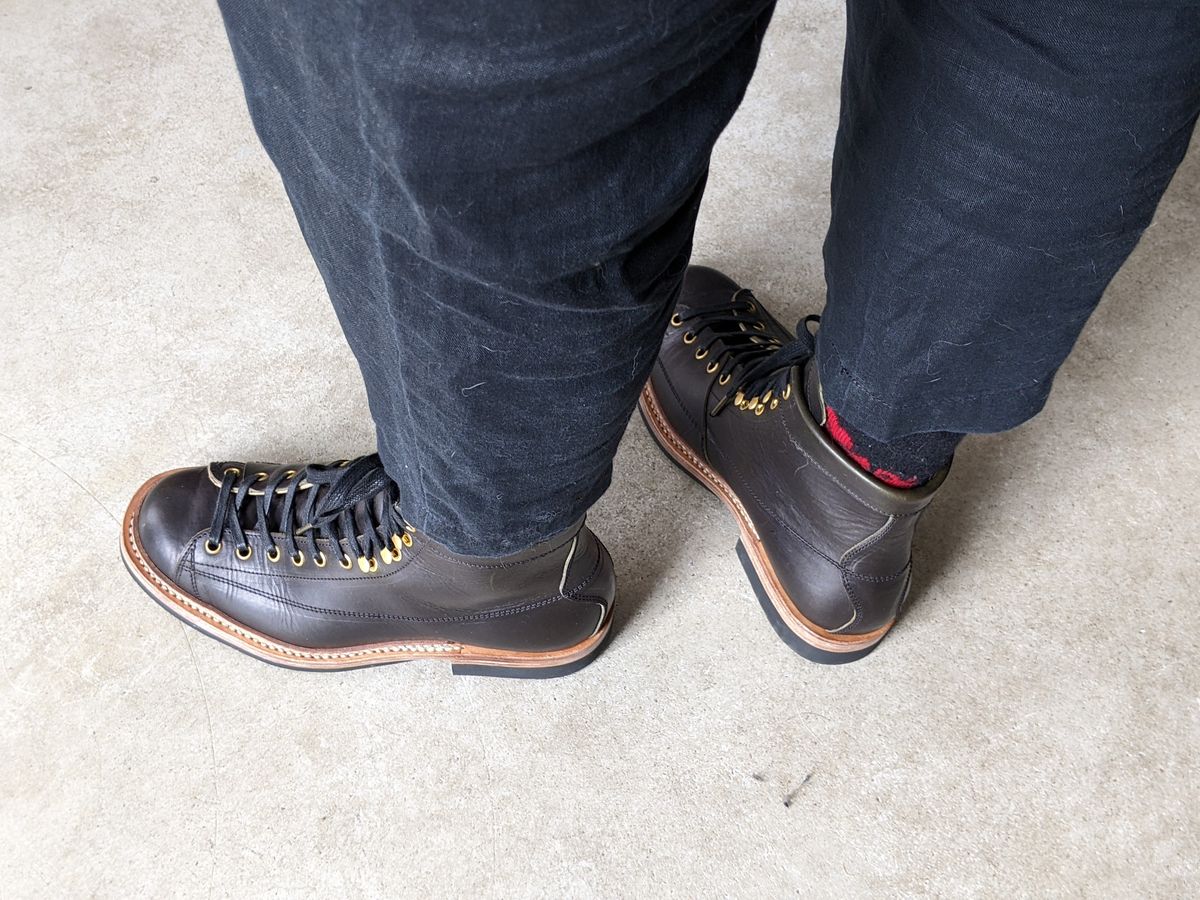 Photo by Rt on July 4, 2024 of the Sagara Cordmaster in Badalassi Carlo Oliva Minerva Overdyed Black.