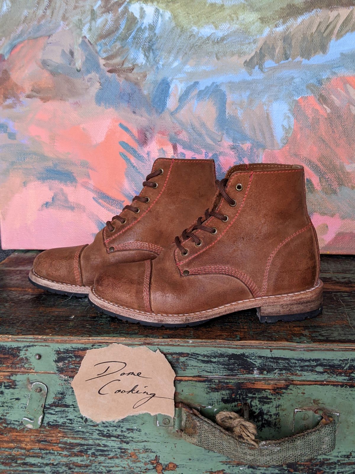 Photo by Rt on November 2, 2025 of the Urban Shepherd Country in Hand-buffed Portuguese top-grain Cowhide Leather, 2,2mm thick.