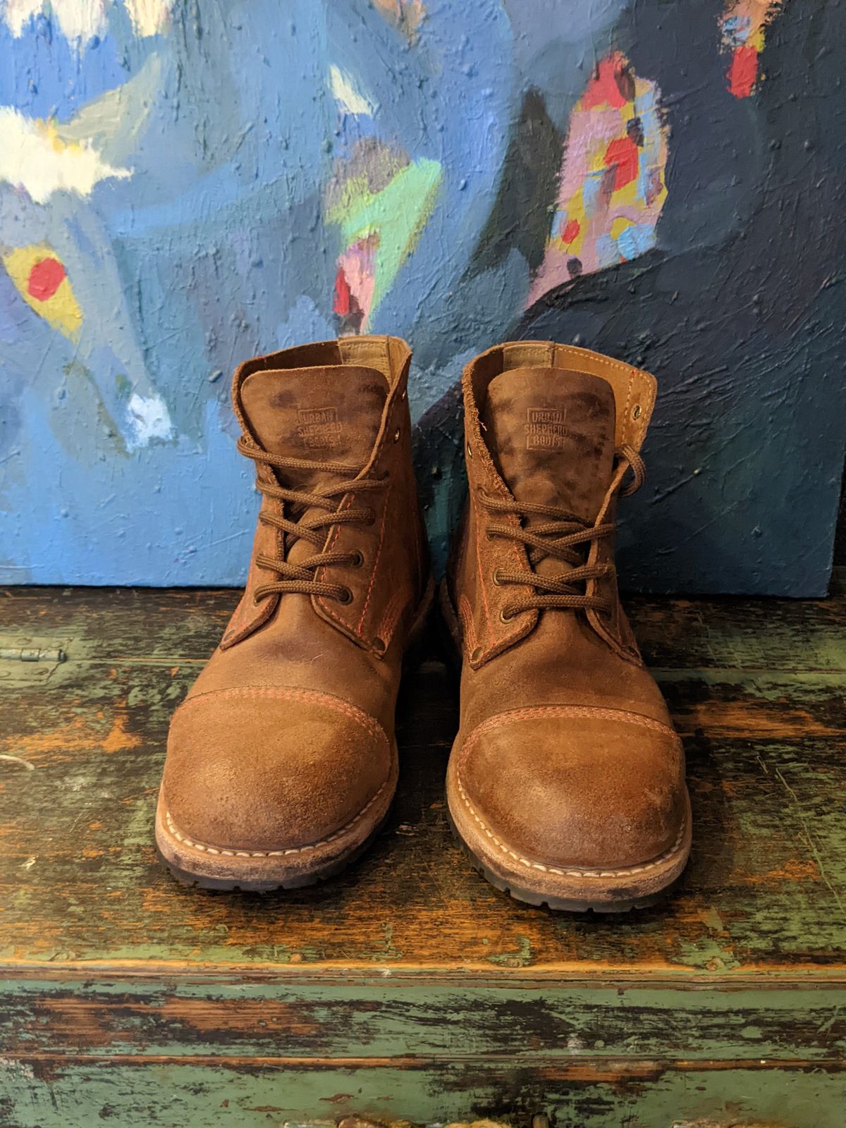 Photo by Rt on December 3, 2025 of the Urban Shepherd Country in Hand-buffed Portuguese top-grain Cowhide Leather, 2,2mm thick.