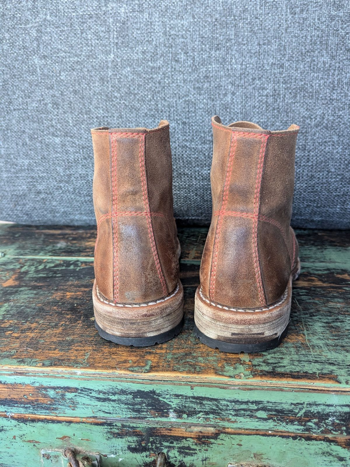 Photo by Rt on March 5, 2026 of the Urban Shepherd Country in Hand-buffed Portuguese top-grain Cowhide Leather, 2,2mm thick.