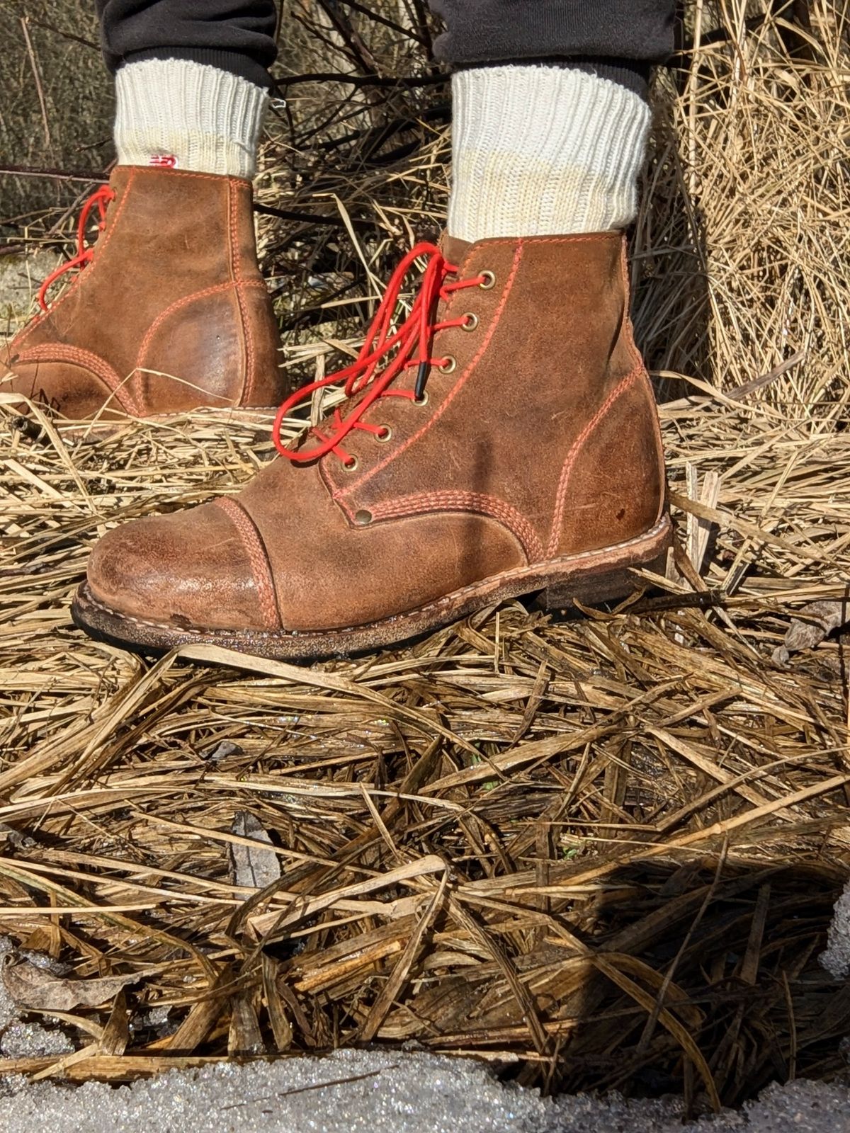 Photo by Rt on March 5, 2026 of the Urban Shepherd Country in Hand-buffed Portuguese top-grain Cowhide Leather, 2,2mm thick.