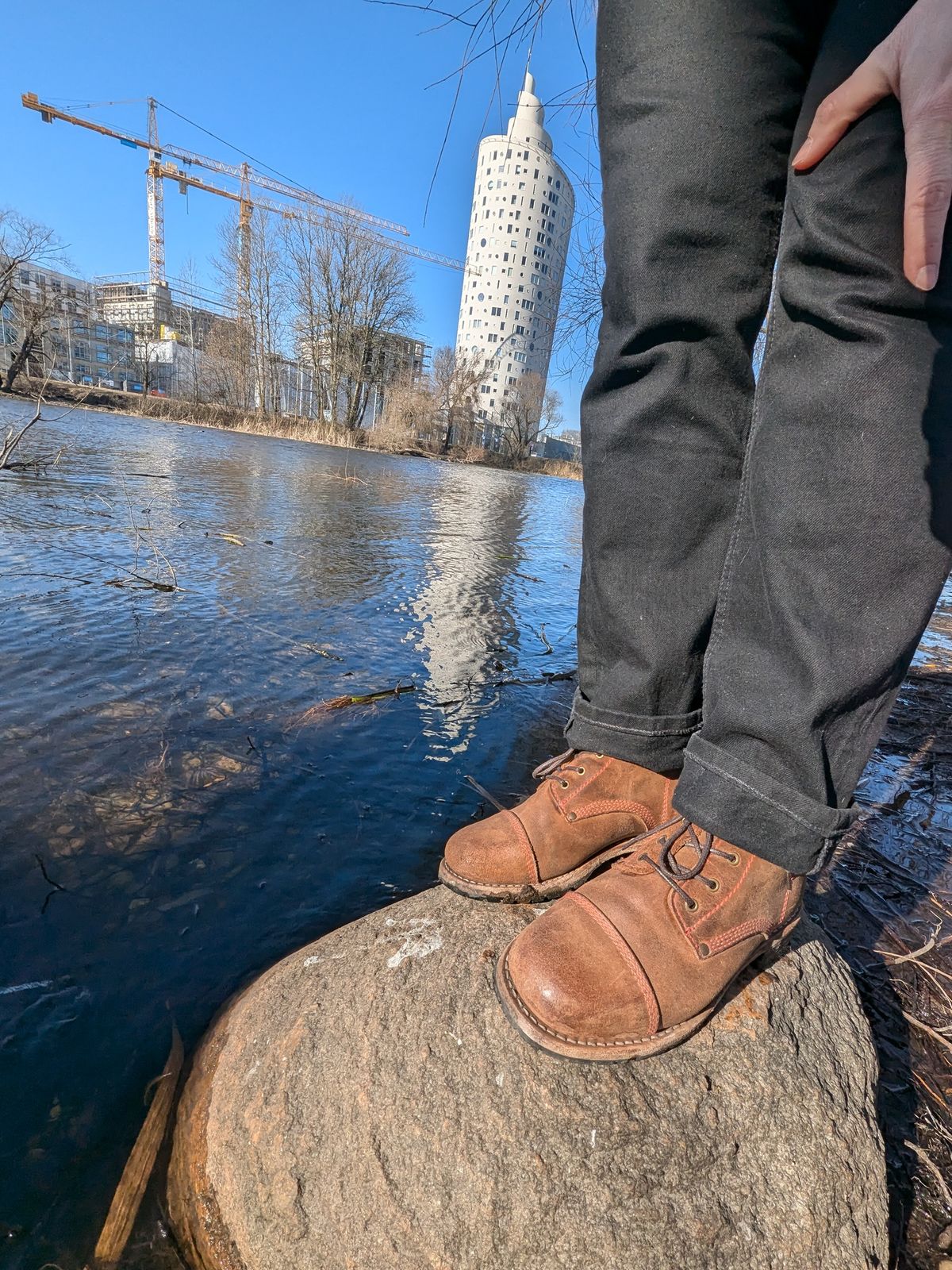 Photo by Rt on March 15, 2026 of the Urban Shepherd Country in Hand-buffed Portuguese top-grain Cowhide Leather, 2,2mm thick.