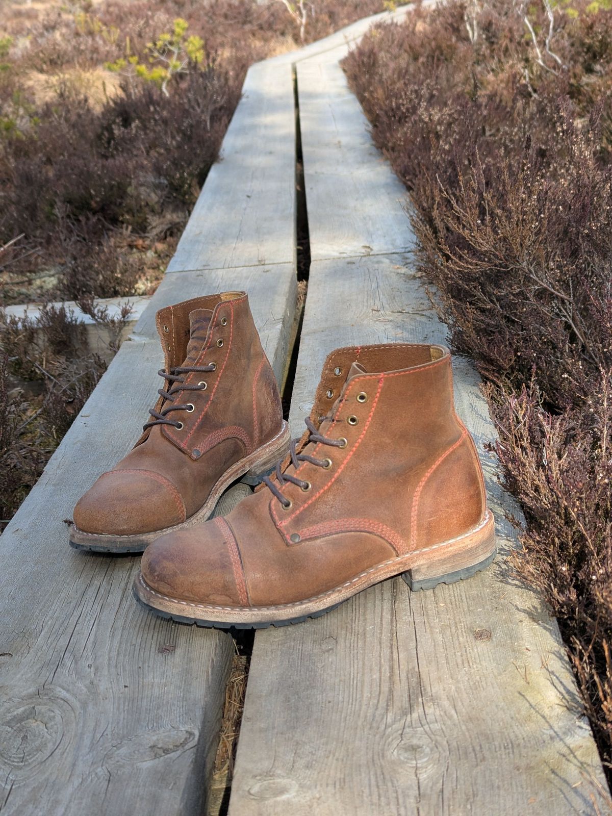 Photo by Rt on March 29, 2026 of the Urban Shepherd Country in Hand-buffed Portuguese top-grain Cowhide Leather, 2,2mm thick.
