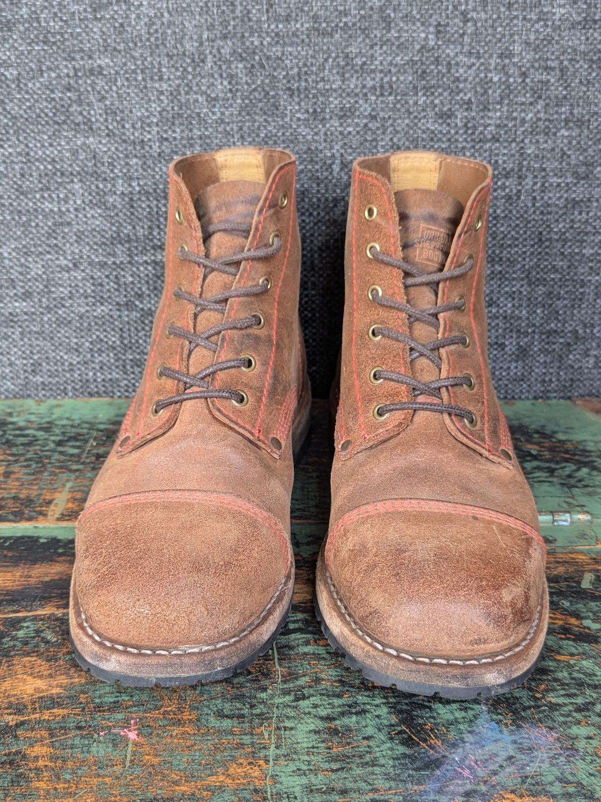 Photo by Rt on April 3, 2026 of the Urban Shepherd Country in Hand-buffed Portuguese top-grain Cowhide Leather, 2,2mm thick.