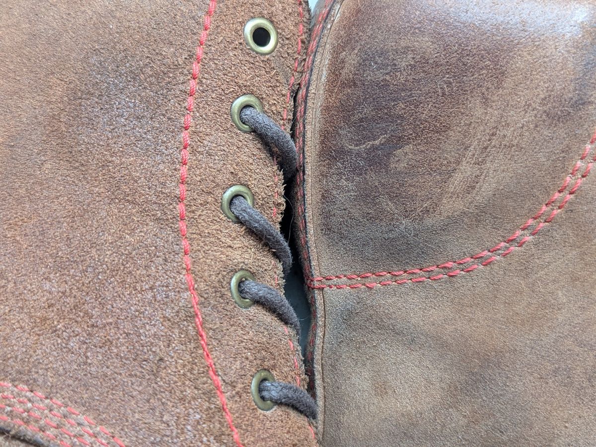 Photo by Rt on April 3, 2026 of the Urban Shepherd Country in Hand-buffed Portuguese top-grain Cowhide Leather, 2,2mm thick.