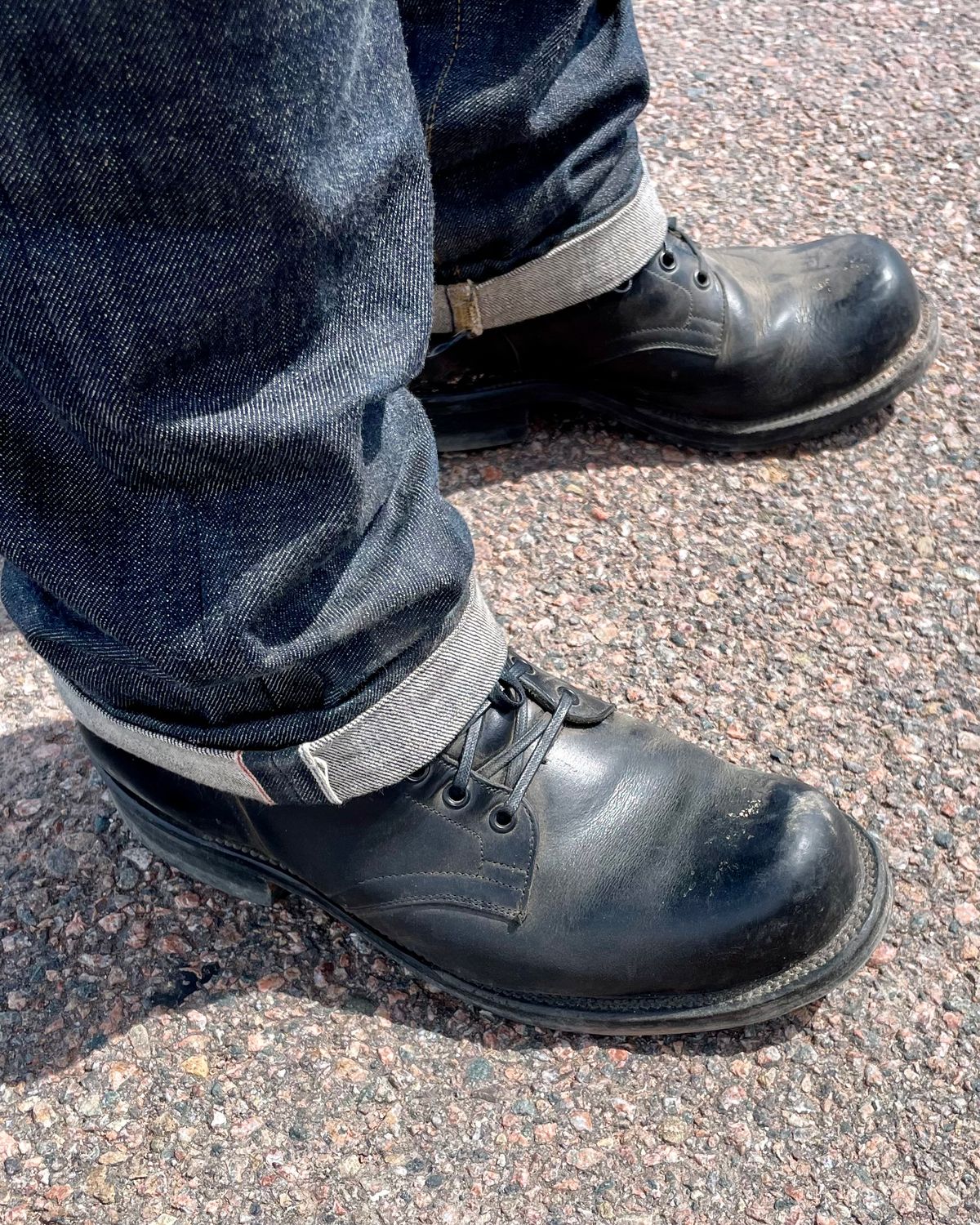 Photo by cmyyg on June 22, 2025 of the Viberg Service Boot in Horween Black Chromexcel.