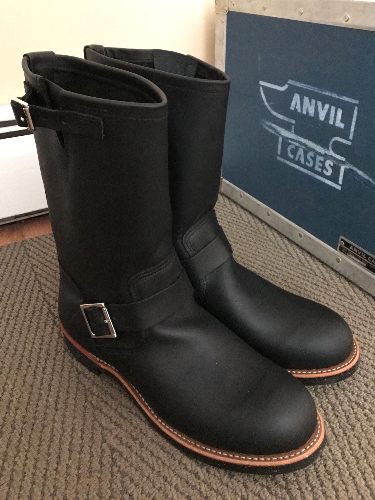 Photo by cmyyg on May 16, 2017 of the Red Wing 2990 in Black Harness (Oil Tanned).