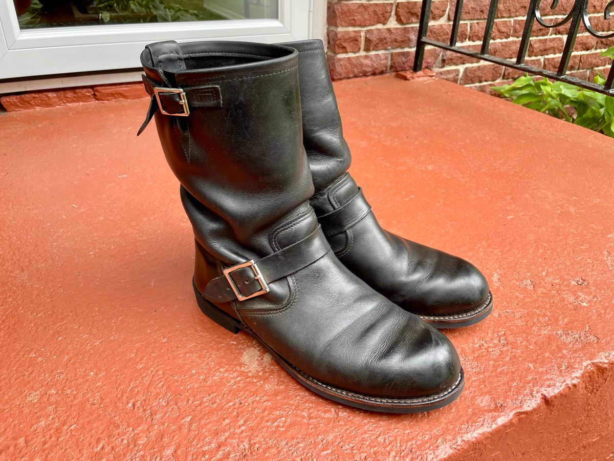 Photo by cmyyg on August 24, 2022 of the Red Wing 2990 in Black Harness (Oil Tanned).