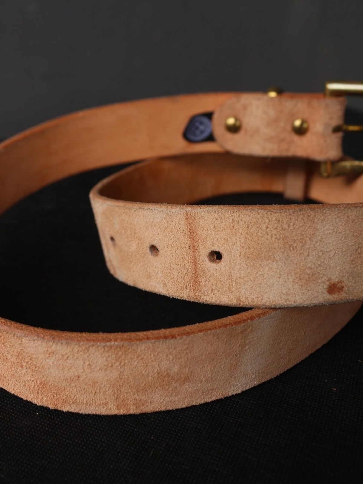 Photo by kkelunturan on November 3, 2025 of the Siege Leather Velvet Belt in Cow Vegtan Leather.