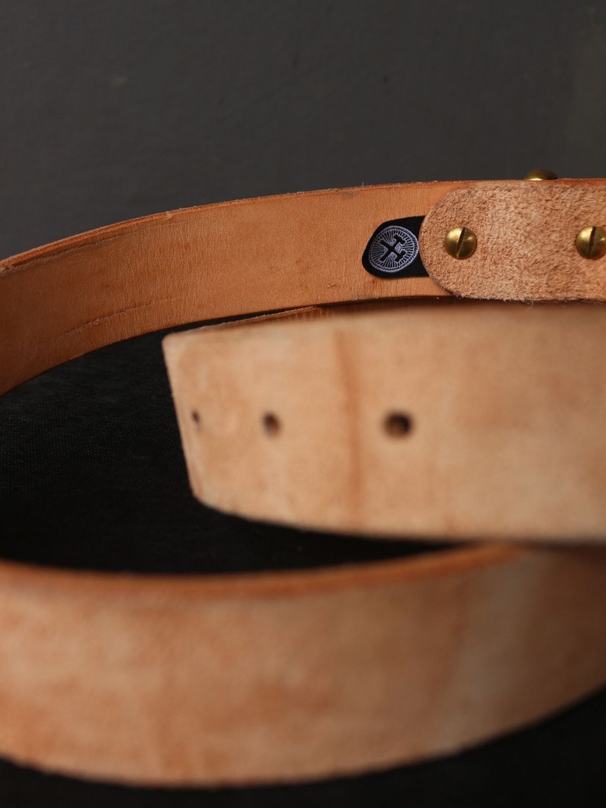 Photo by kkelunturan on November 3, 2025 of the Siege Leather Velvet Belt in Cow Vegtan Leather.