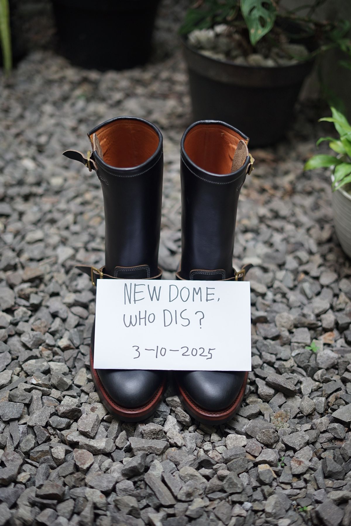 Photo by kkelunturan on October 3, 2025 of the Junkard Enginer boots 11 Inch in Seidel Black Double Shot.