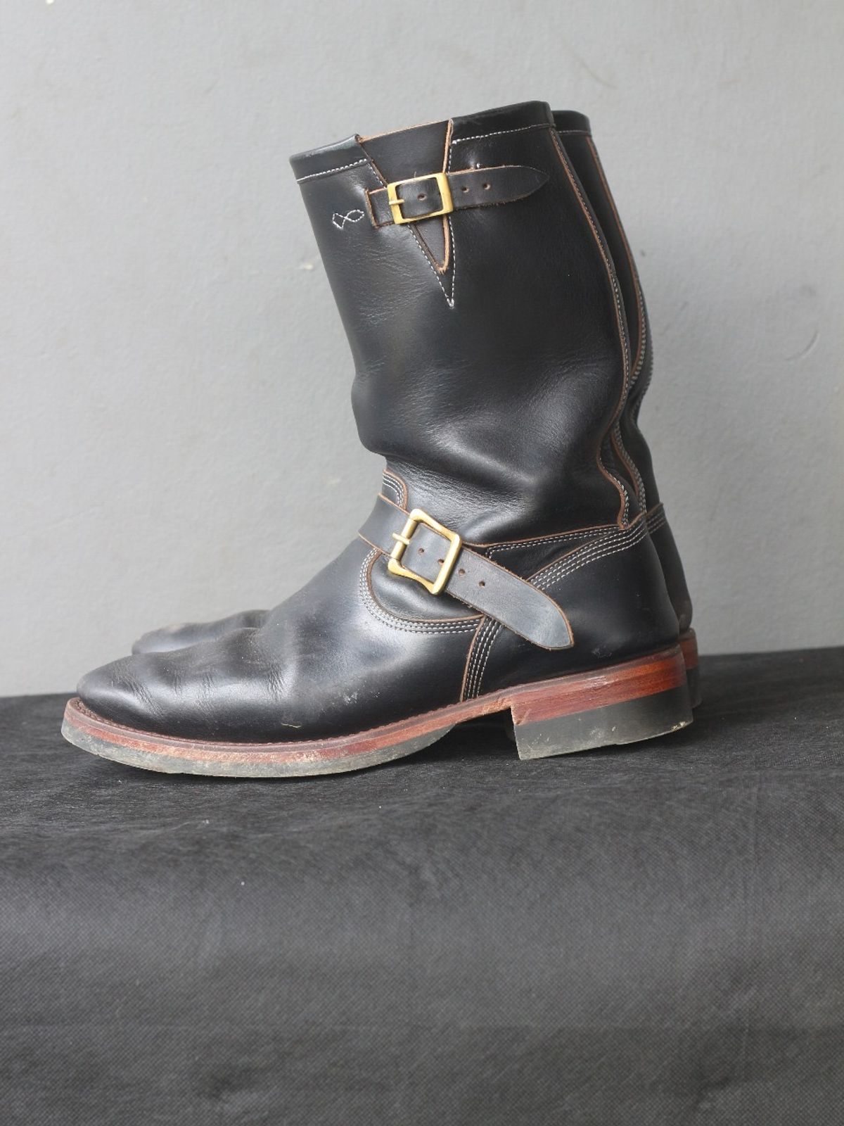 Photo by kkelunturan on November 3, 2025 of the Junkard Enginer boots 11 Inch in Seidel Black Double Shot.