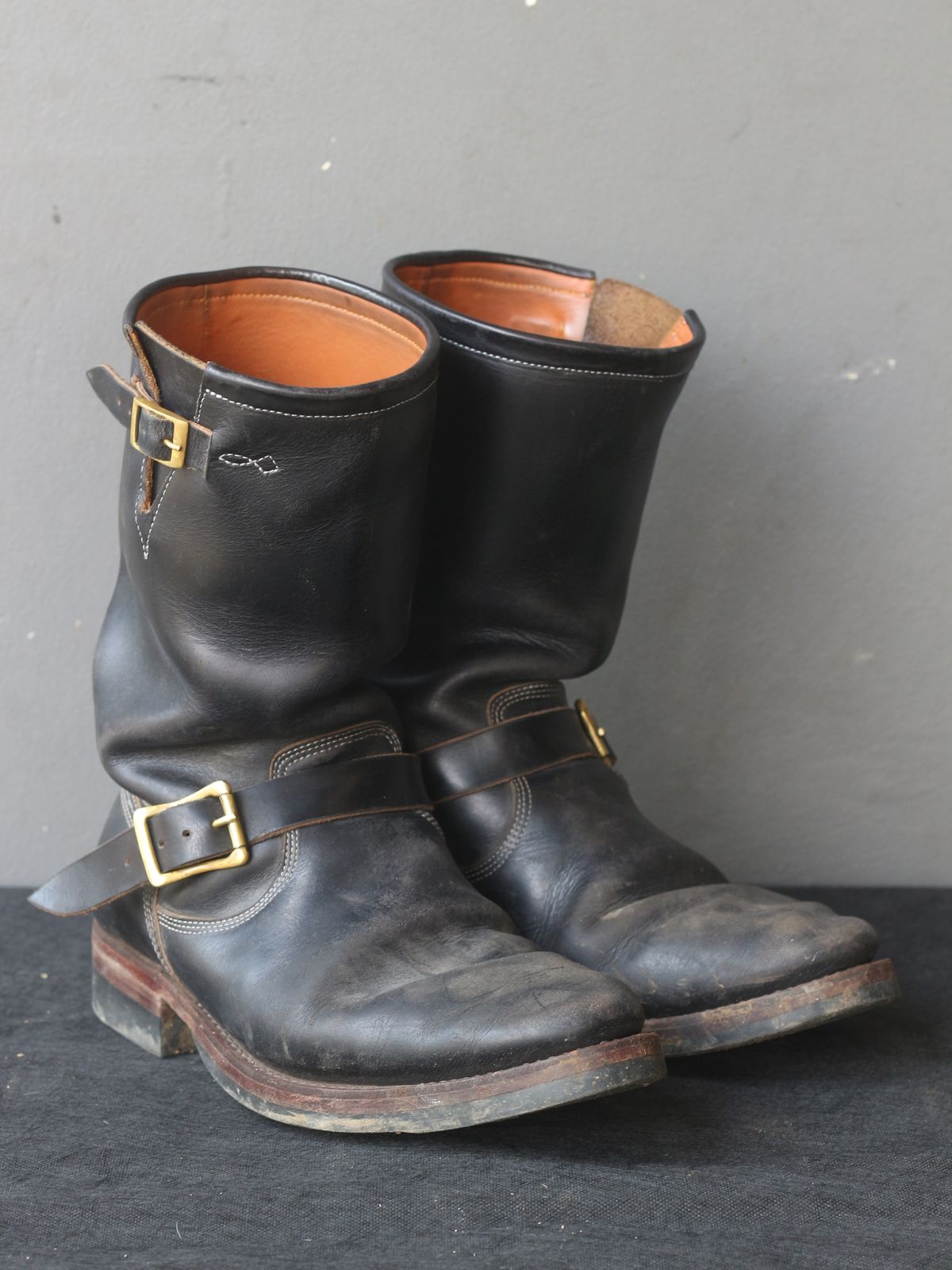 Photo by kkelunturan on December 3, 2025 of the Junkard Enginer boots 11 Inch in Seidel Black Double Shot.