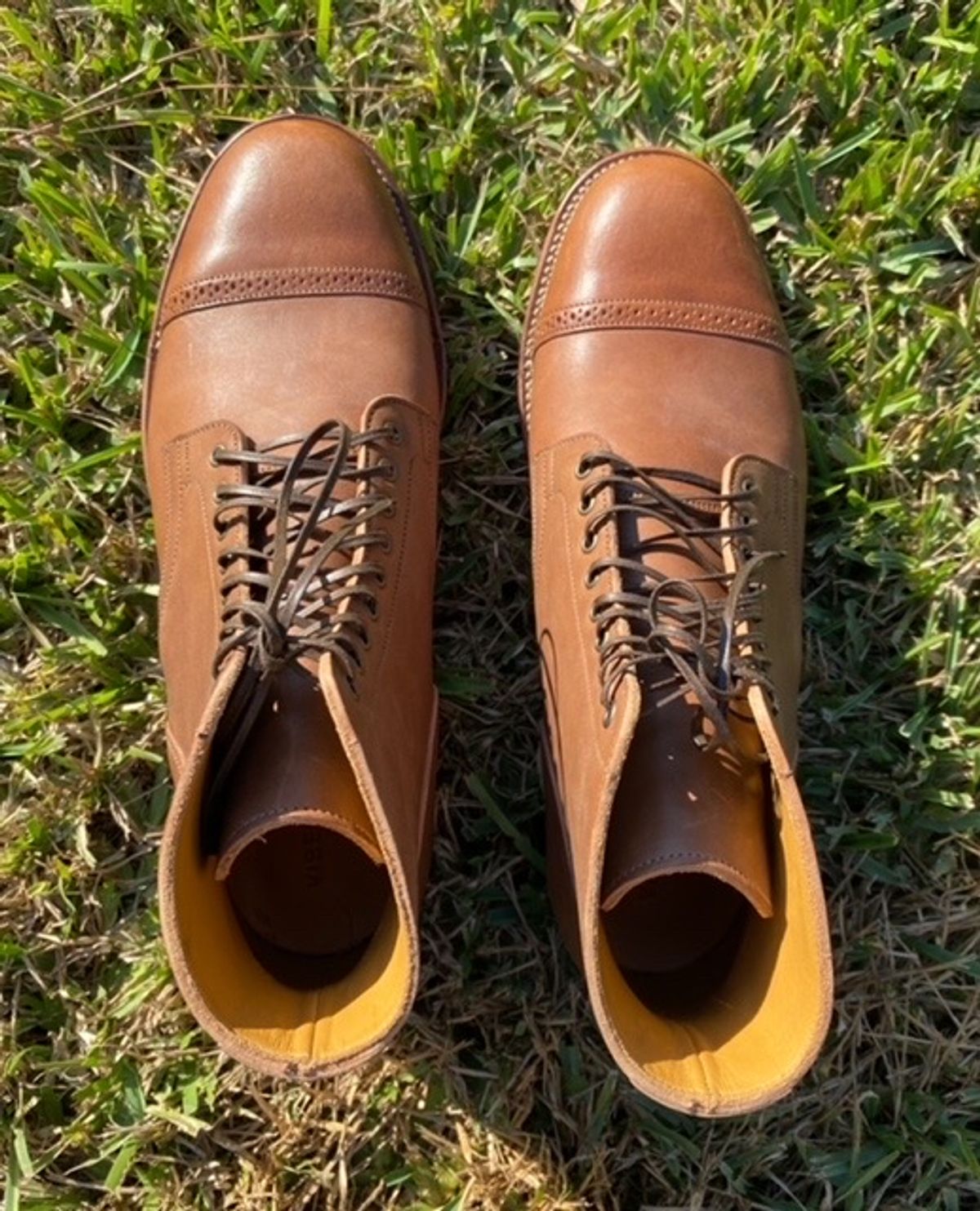 Photo by kjgarland on October 13, 2024 of the Viberg Service Boot in Natural Essex Horsebutt.