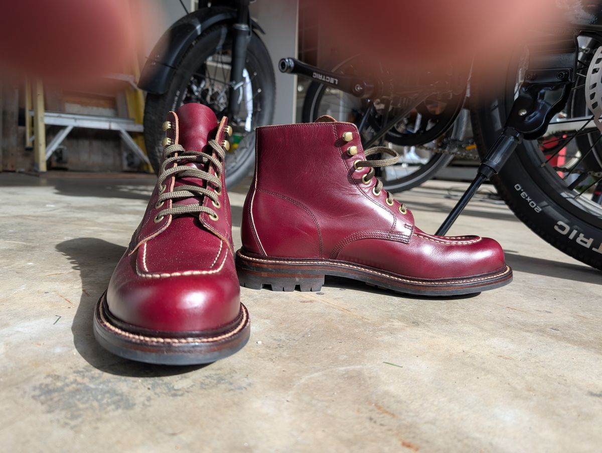 Photo by Ztephen on December 22, 2025 of the Grant Stone Brass Boot in Horween Color 8 Chromexcel.