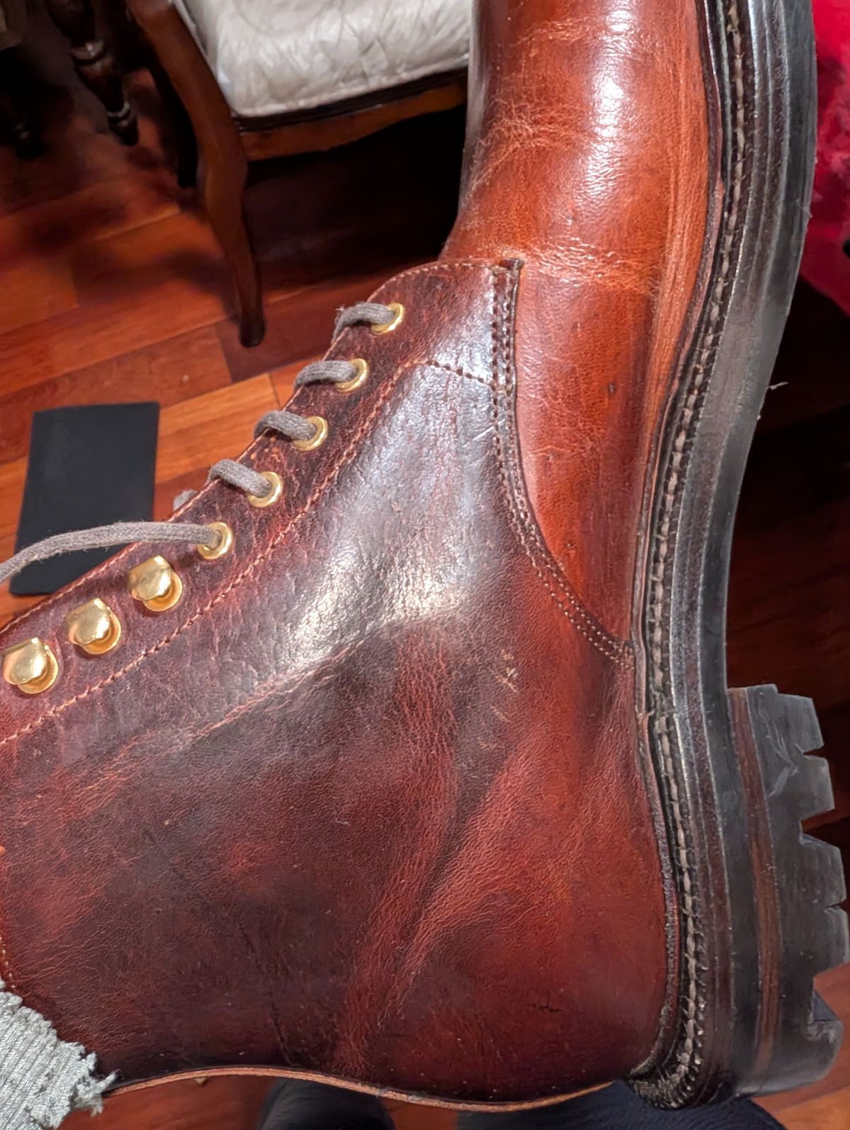 Photo by Ztephen on December 22, 2025 of the Grant Stone Edward Boot in Gallun / Red Denali Stag.