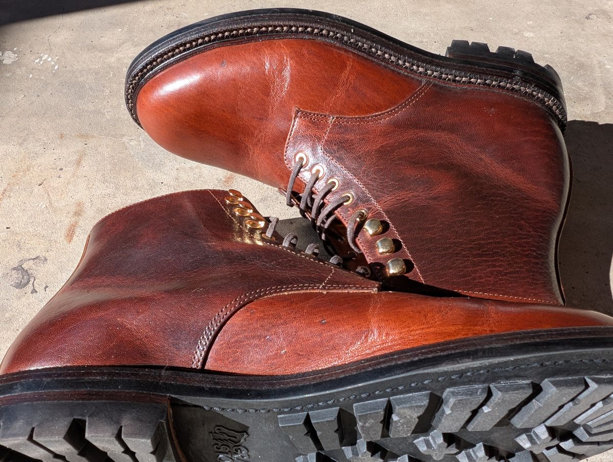 Photo by Ztephen on January 14, 2026 of the Grant Stone Edward Boot in Gallun / Red Denali Stag.