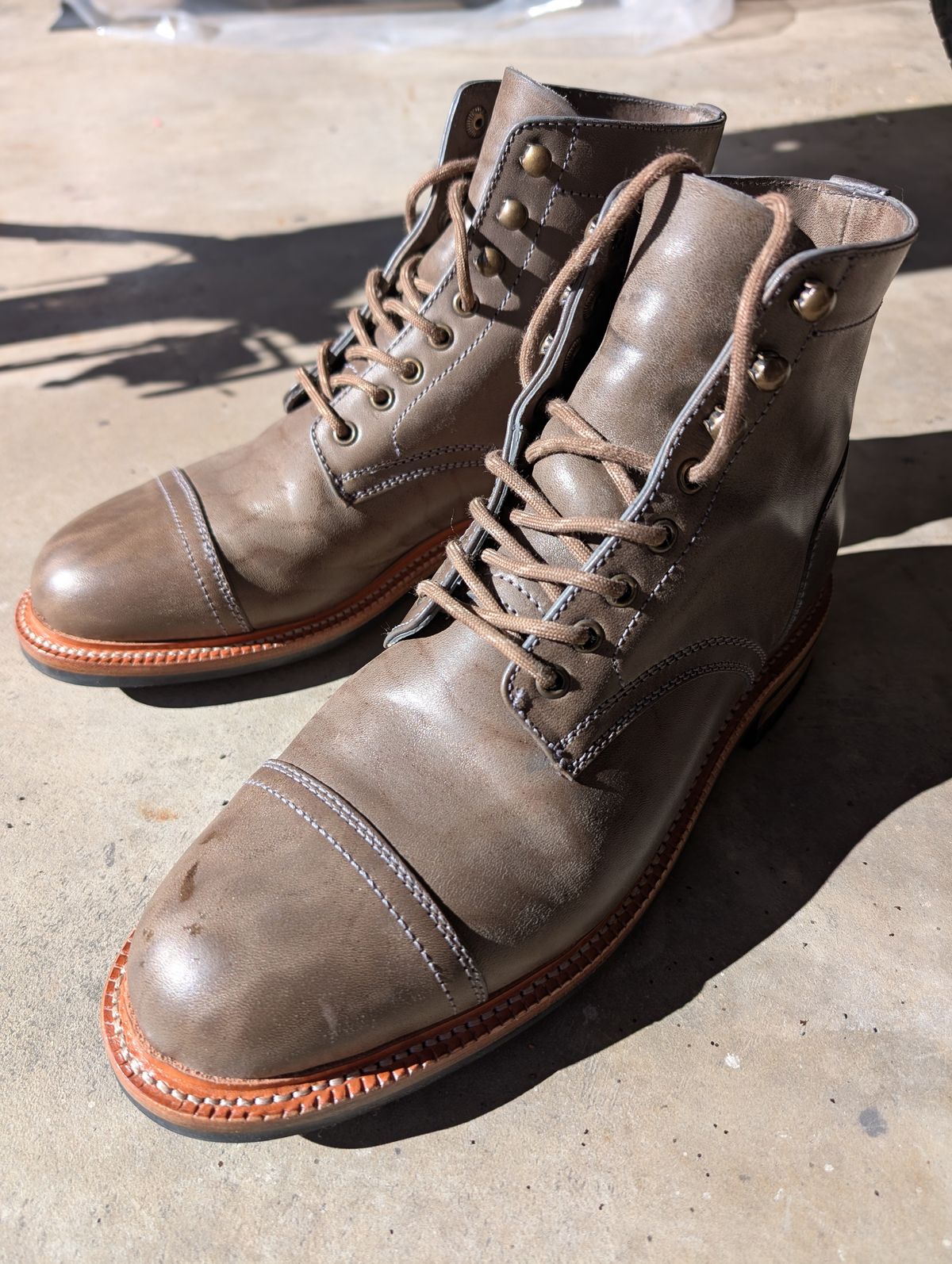 Photo by Ztephen on January 14, 2026 of the Parkhurst The Richmond in Maryam Graphite Horsebutt.