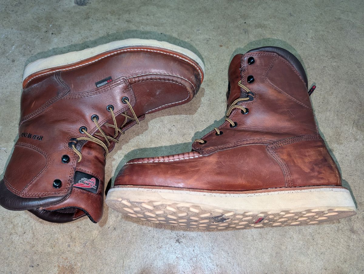 Photo by Ztephen on December 30, 2025 of the Red Wing Red wing/411 in Sb Foot Brown.