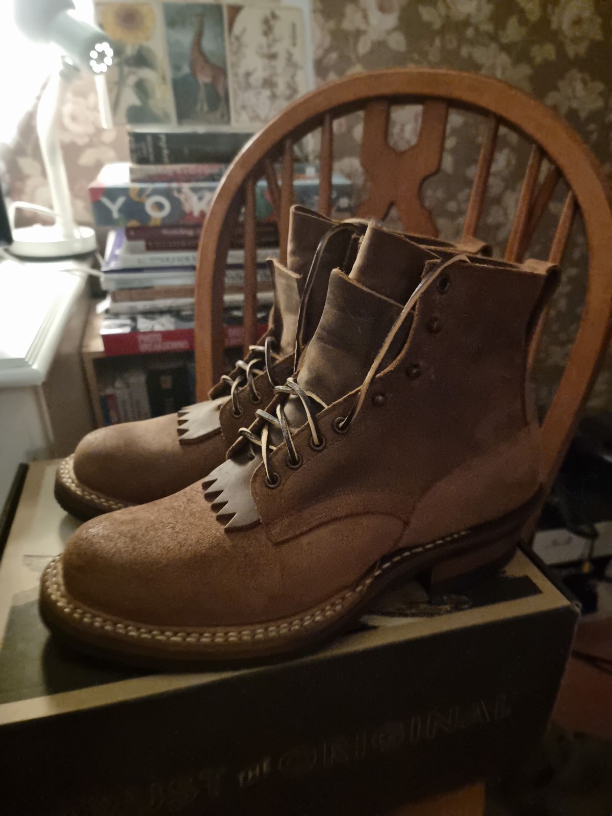 Photo by cammyxp on February 5, 2024 of the White's 350 Cruiser in Seidel Distressed Roughout.