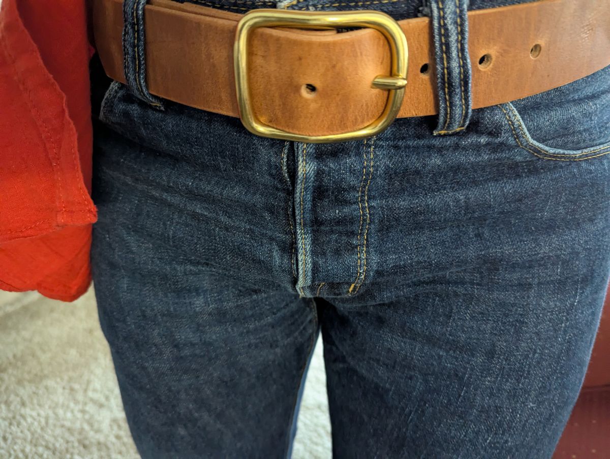 Photo by DrRyukin on March 31, 2025 of the TreetopGoods on Etsy Belt in Horween Natural Dublin.