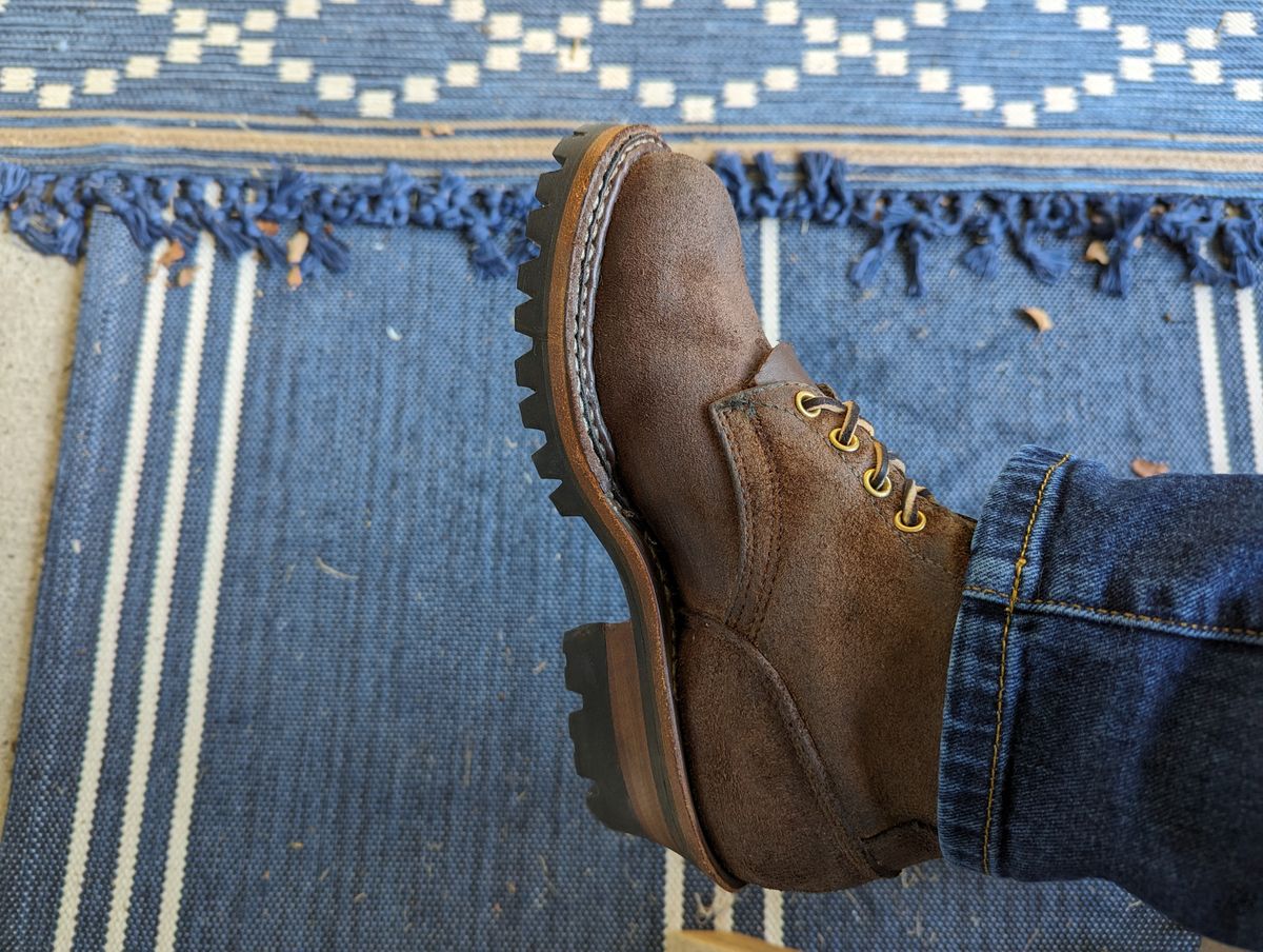 Photo by DrRyukin on October 13, 2023 of the White's Smokejumper in Seidel Brown Roughout.