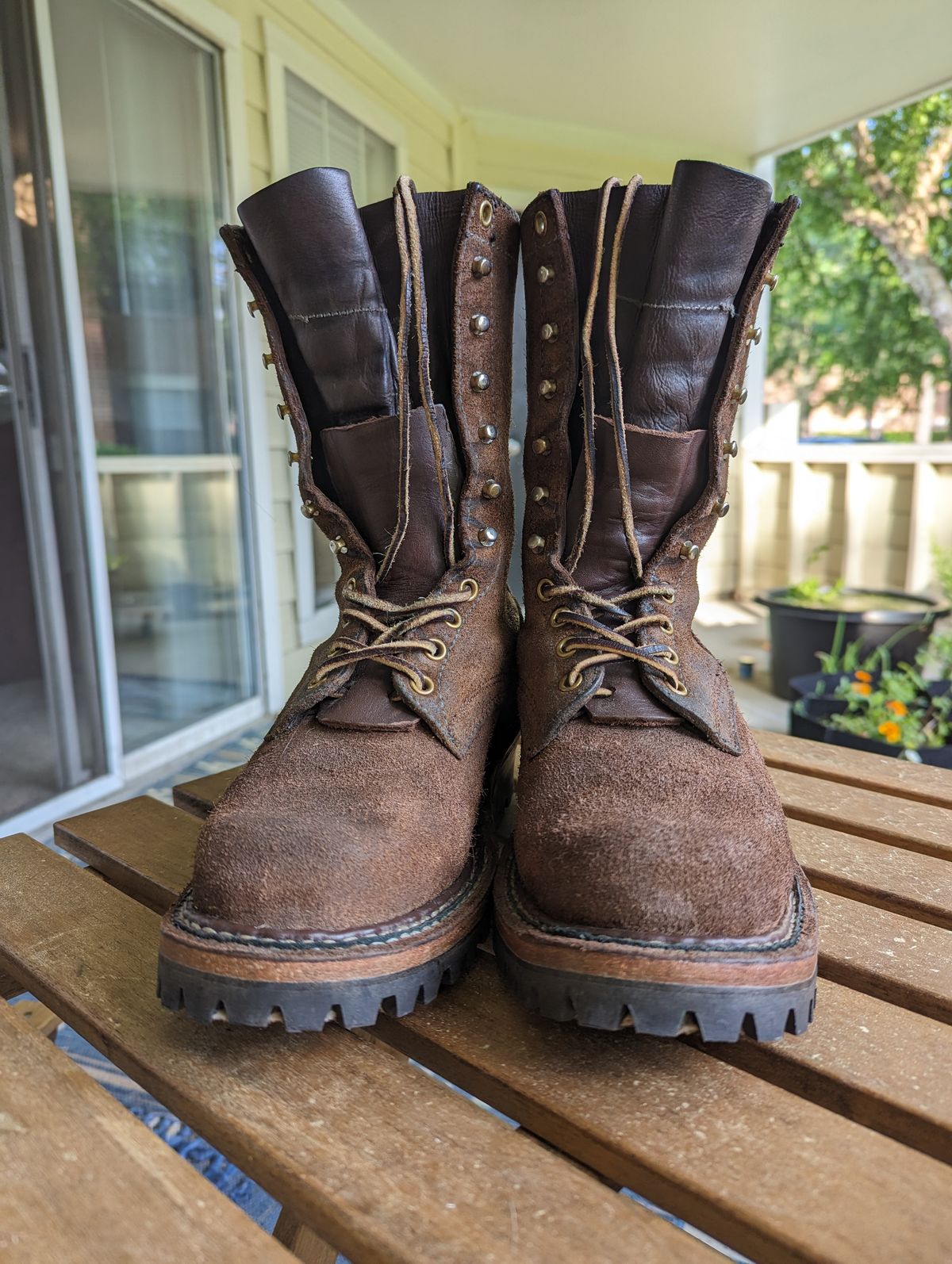 Photo by DrRyukin on May 19, 2024 of the White's Smokejumper in Seidel Brown Roughout.