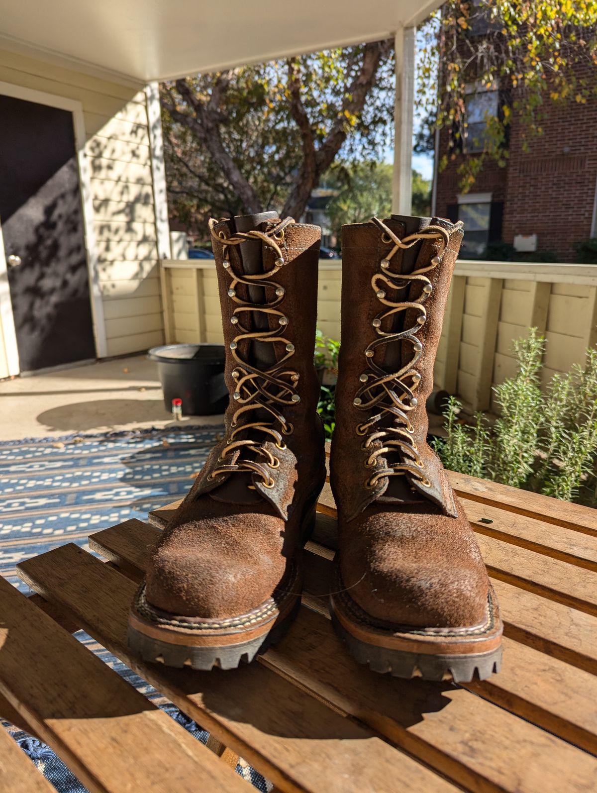 Photo by DrRyukin on November 8, 2024 of the White's Smokejumper in Seidel Brown Roughout.