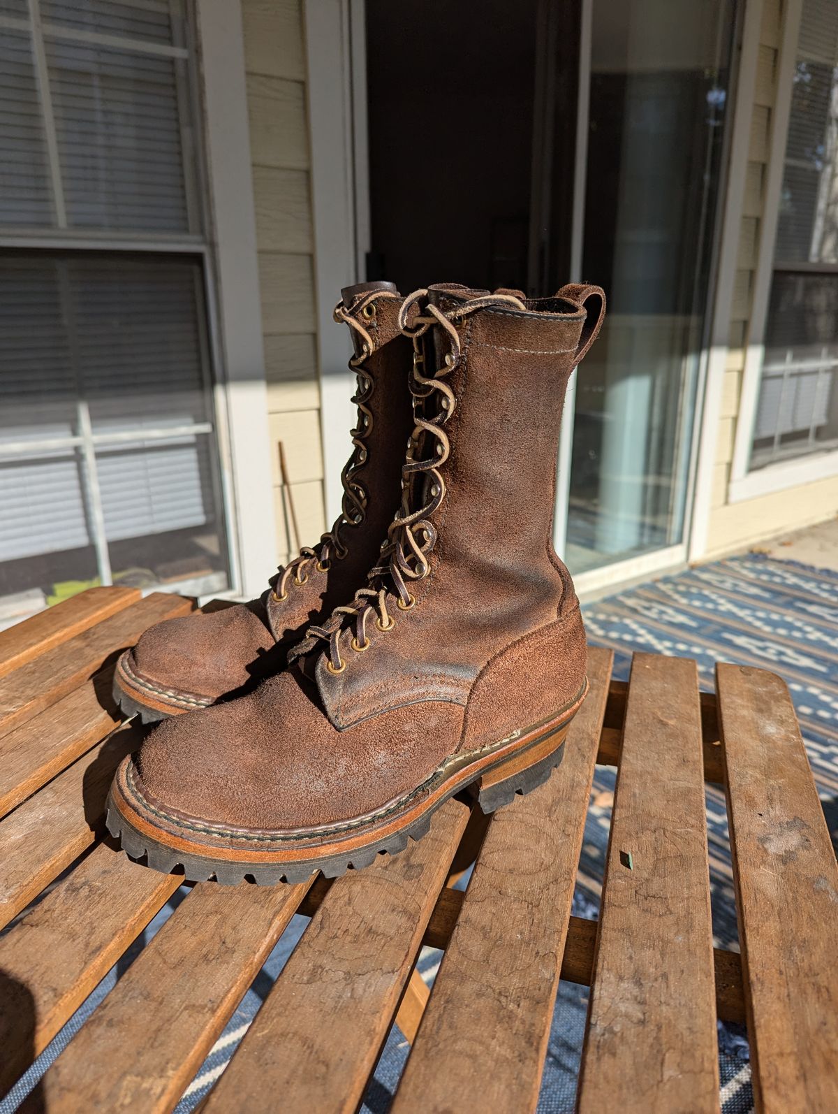 Photo by DrRyukin on November 8, 2024 of the White's Smokejumper in Seidel Brown Roughout.